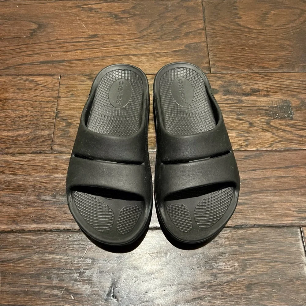 Oofos Women’s Flip-flops